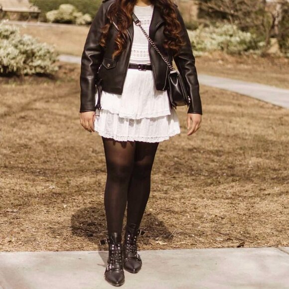 Simplee Tiered Cotton White Mini Skirt - Picture 1 of 6
